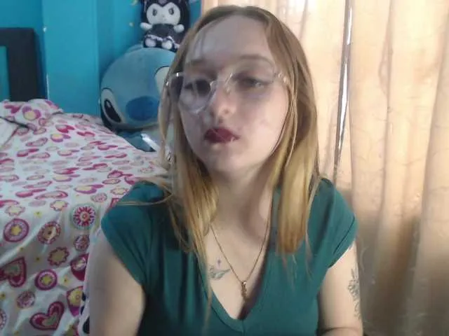 Live sex webcam photo for LiaaRoberts #290608569