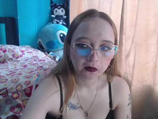 Live sex webcam photo for LiaaRoberts #290620922