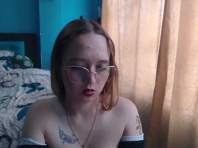 Live sex webcam photo for LiaaRoberts #290662933