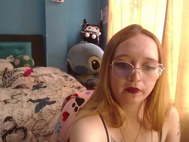 Live sex webcam photo for LiaaRoberts #290677594