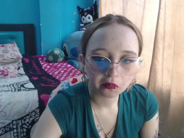 Live sex webcam photo for LiaaRoberts #290702634