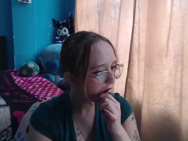 Live sex webcam photo for LiaaRoberts #290704081