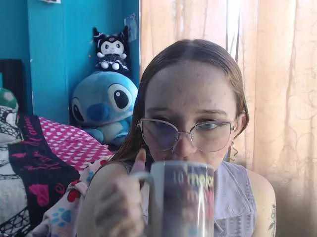 Live sex webcam photo for LiaaRoberts #290716966