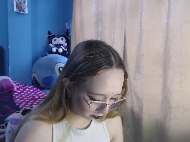 Live sex webcam photo for LiaaRoberts #290724025