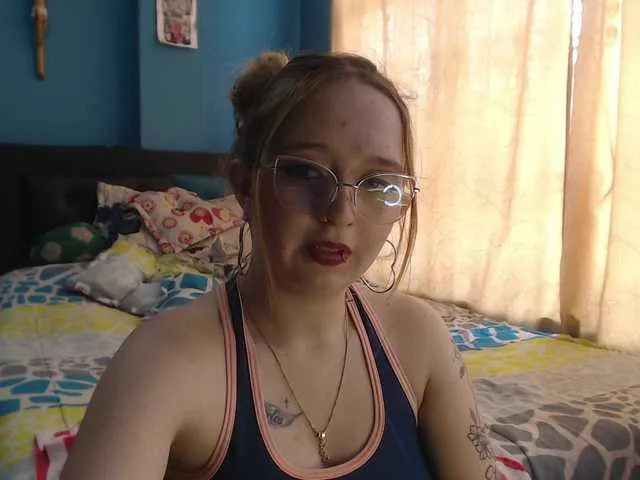 Live sex webcam photo for LiaaRoberts #290751441
