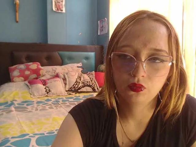 Live sex webcam photo for LiaaRoberts #290758636