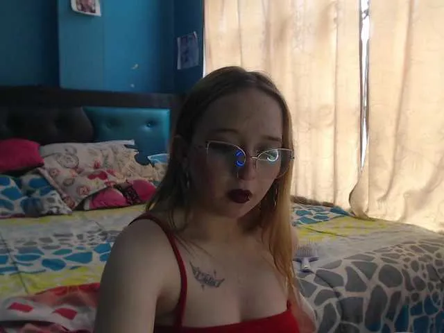 Live sex webcam photo for LiaaRoberts #290781083