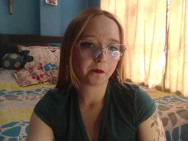 Live sex webcam photo for LiaaRoberts #290800526