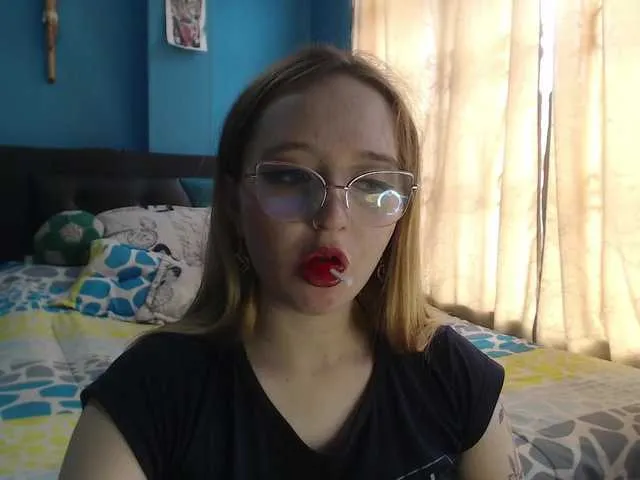 Live sex webcam photo for LiaaRoberts #290841472