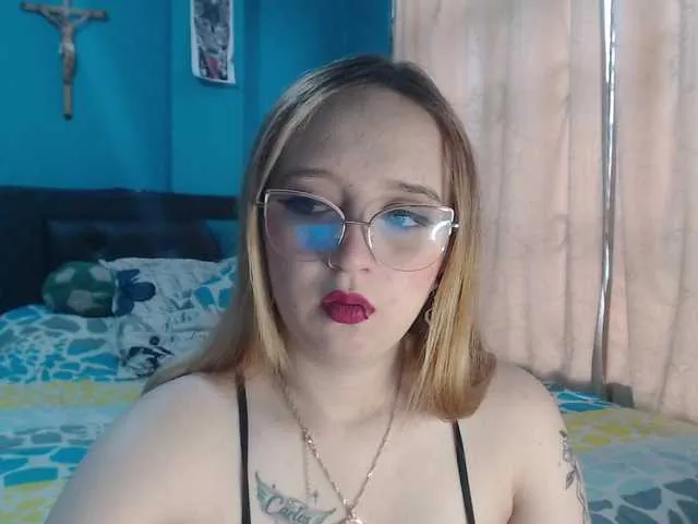 Live sex webcam photo for LiaaRoberts #290846602