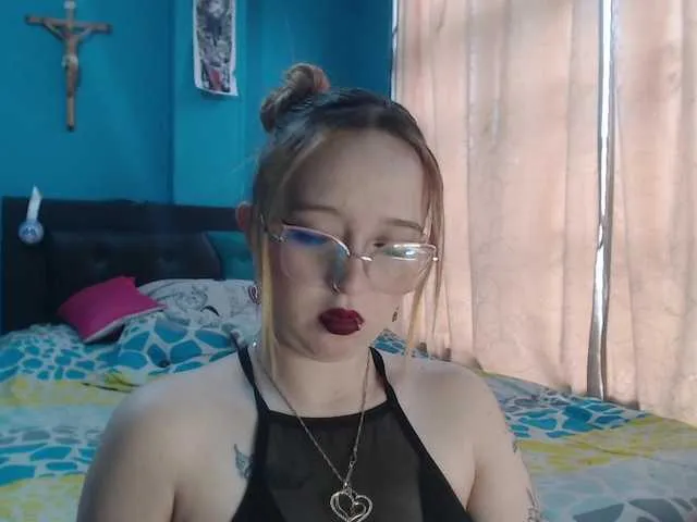 Live sex webcam photo for LiaaRoberts #290853500