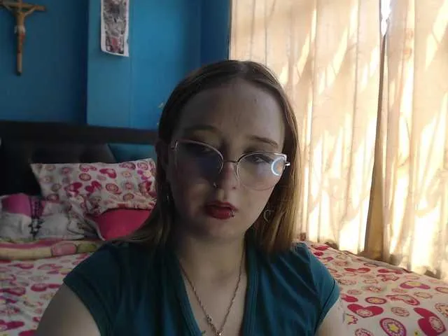 Live sex webcam photo for LiaaRoberts #290889880
