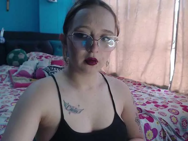Live sex webcam photo for LiaaRoberts #290936405