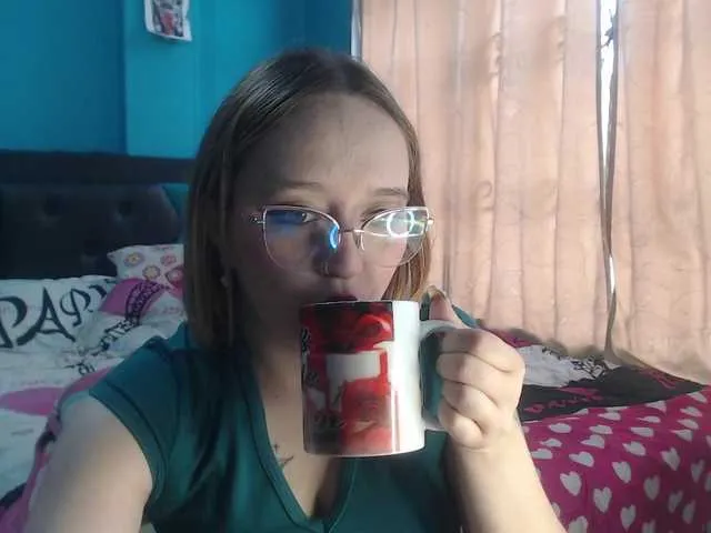 Live sex webcam photo for LiaaRoberts #291020948