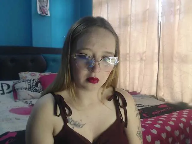 Live sex webcam photo for LiaaRoberts #291050609