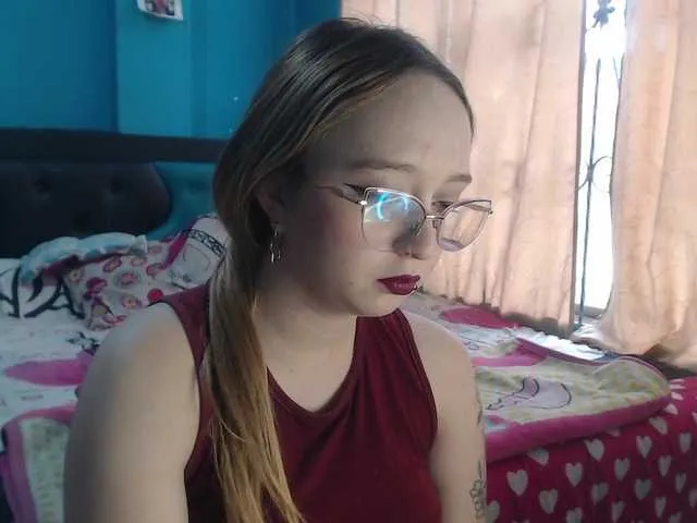 Live sex webcam photo for LiaaRoberts #291062660