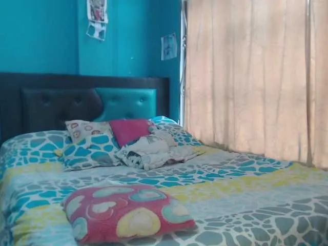 Live sex webcam photo for LiaaRoberts #291090192