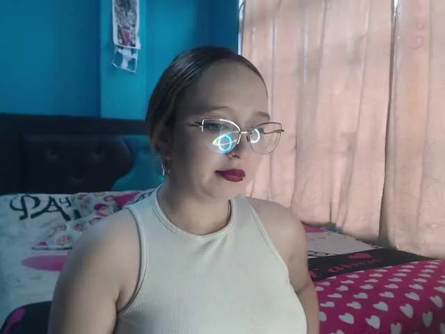 Live sex webcam photo for LiaaRoberts #291151991