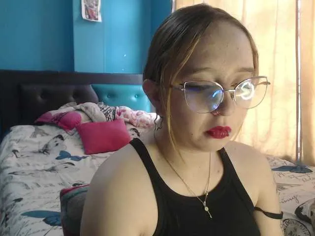 Live sex webcam photo for LiaaRoberts #291184589