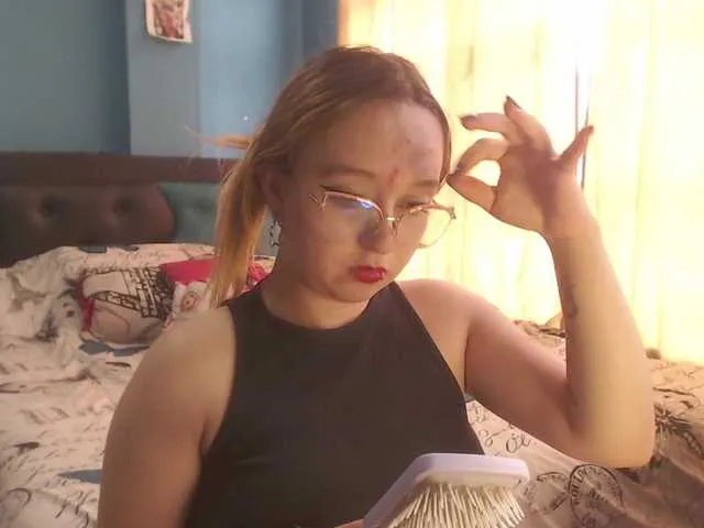 Live sex webcam photo for LiaaRoberts #291233056