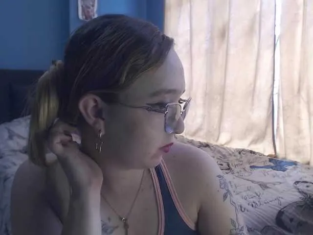 Live sex webcam photo for LiaaRoberts #291240102