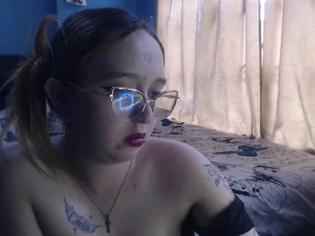 Live sex webcam photo for LiaaRoberts #291254743