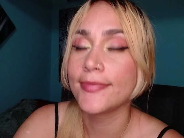Live sex webcam photo for Liahna #276518476