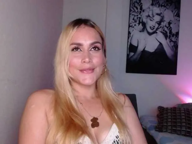 Live sex webcam photo for Liahna #276594208