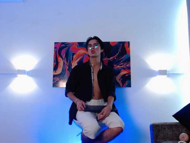 Live sex webcam photo for LiamTaylor #276205329