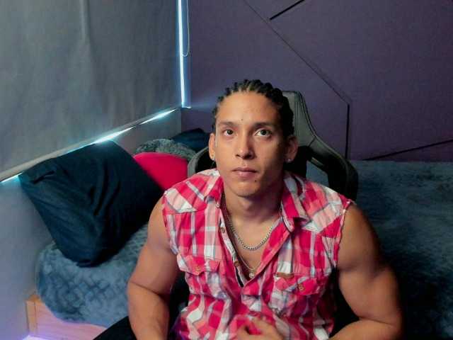 Live sex webcam photo for LiamVolkov #278070785