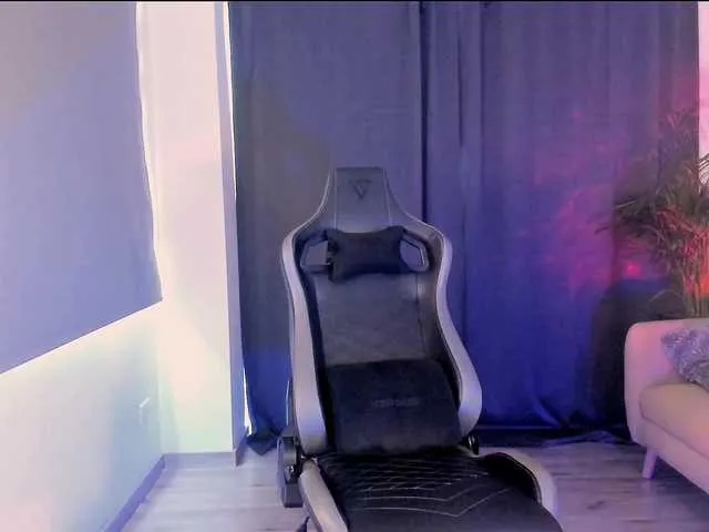 Live sex webcam photo for LiamVolkov #290860872