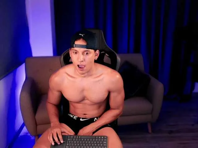 Live sex webcam photo for LiamVolkov #291422700