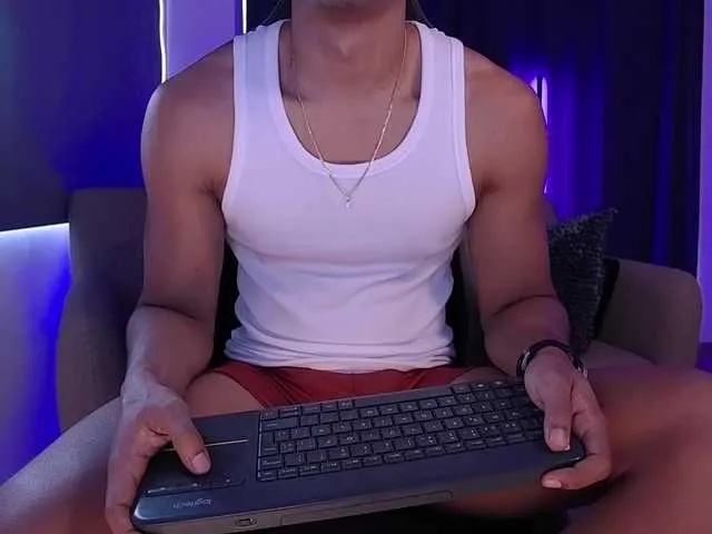 Live sex webcam photo for LiamVolkov #292253967