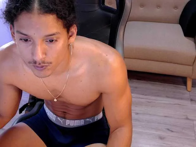 Live sex webcam photo for LiamVolkov #293586970