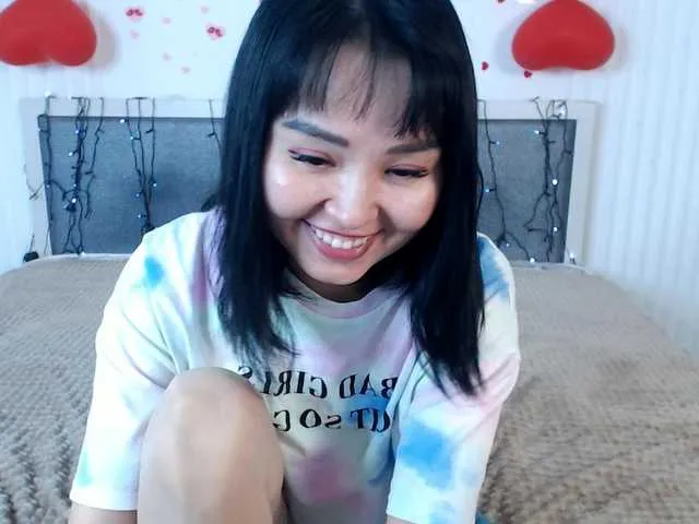 Live sex webcam photo for LianaYun #276712107