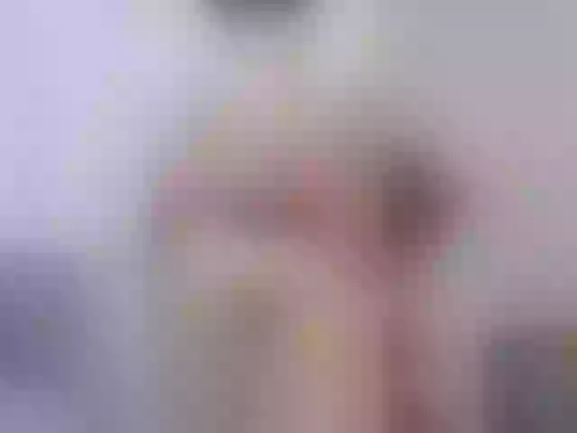 Live sex webcam photo for LianaYun #277382756