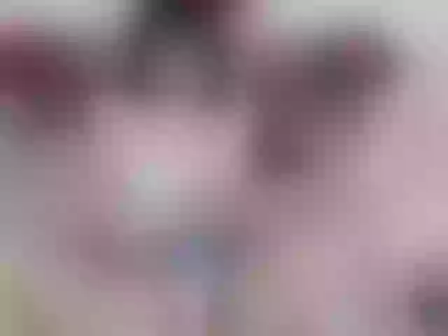 Live sex webcam photo for LianaYun #277497192