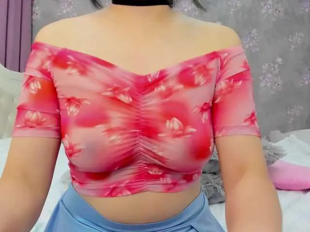 Live sex webcam photo for LianaYun #291542285