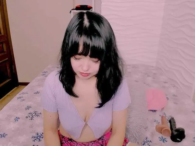 Live sex webcam photo for LianaYun #292307964