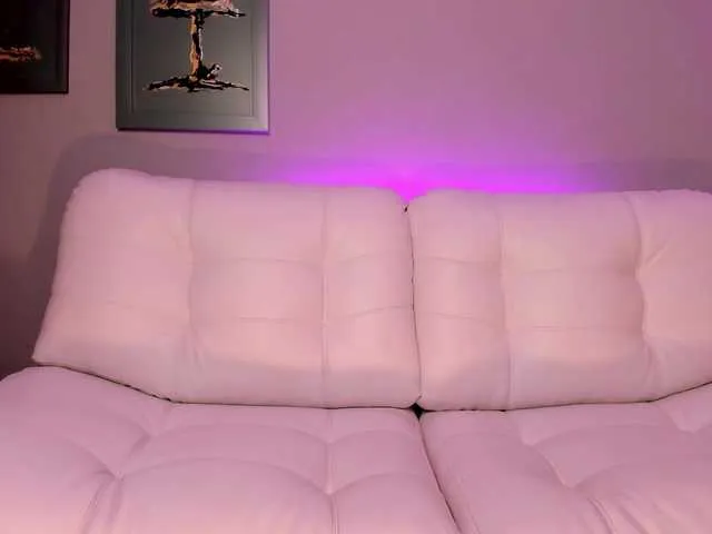 Live sex webcam photo for LianneRougue #272416999