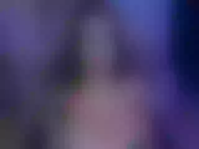 Live sex webcam photo for LianneRougue #278305616