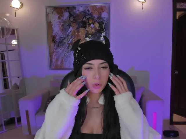 Live sex webcam photo for LianneRougue #283964588