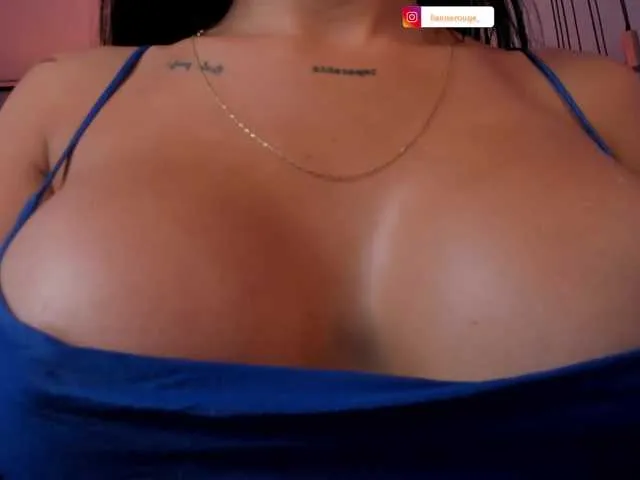 Live sex webcam photo for LianneRougue #290426979