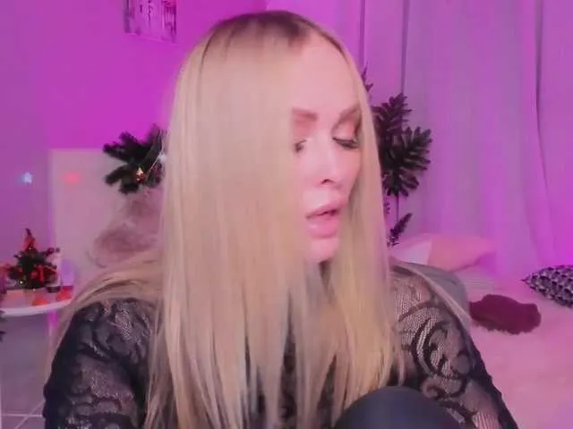 Live sex webcam photo for LibbyNora #271808218