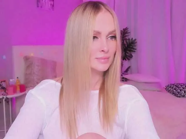 Live sex webcam photo for LibbyNora #272117373