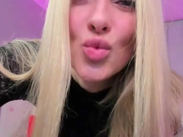 Live sex webcam photo for LibbyNora #272824337