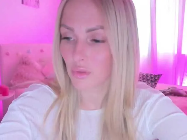 Live sex webcam photo for LibbyNora #273346187