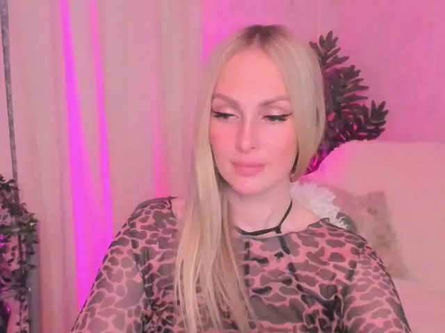 Live sex webcam photo for LibbyNora #273498789