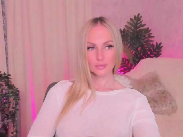 Live sex webcam photo for LibbyNora #273544723