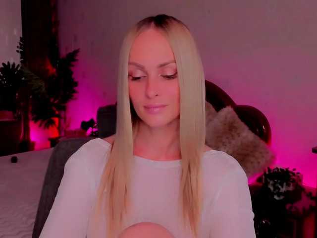 Live sex webcam photo for LibbyNora #274250696